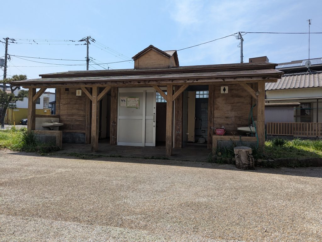 公園のトイレ