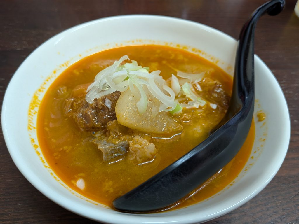 牛肉と野菜の煮込み