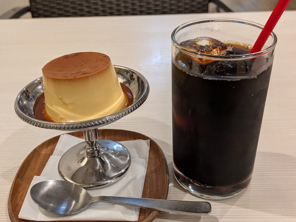 レトロプリンとアイスコーヒー