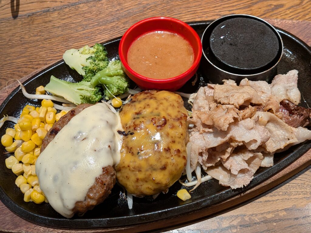 Wチーズハンバーグ＆バラエティーミートコンボ