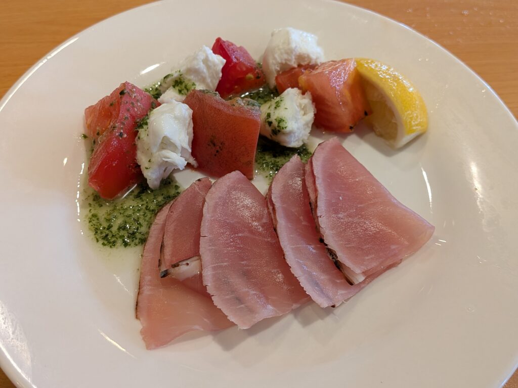 炙り生ハムのカプレーゼ