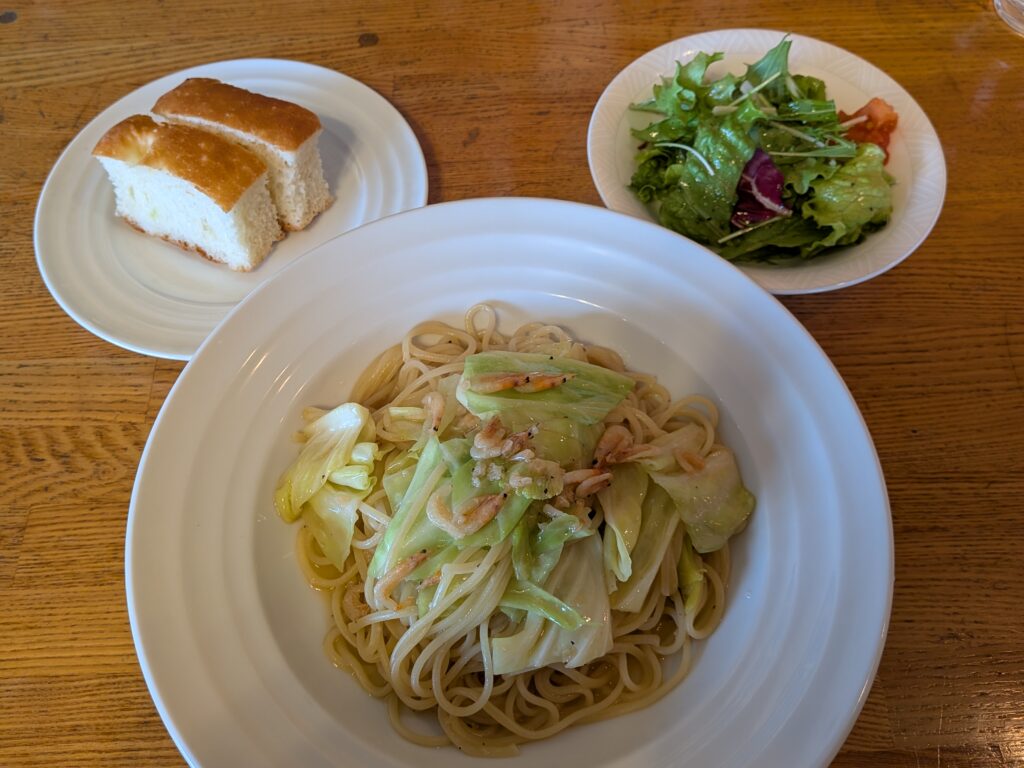 桜エビとキャベツのペペロンチーノ