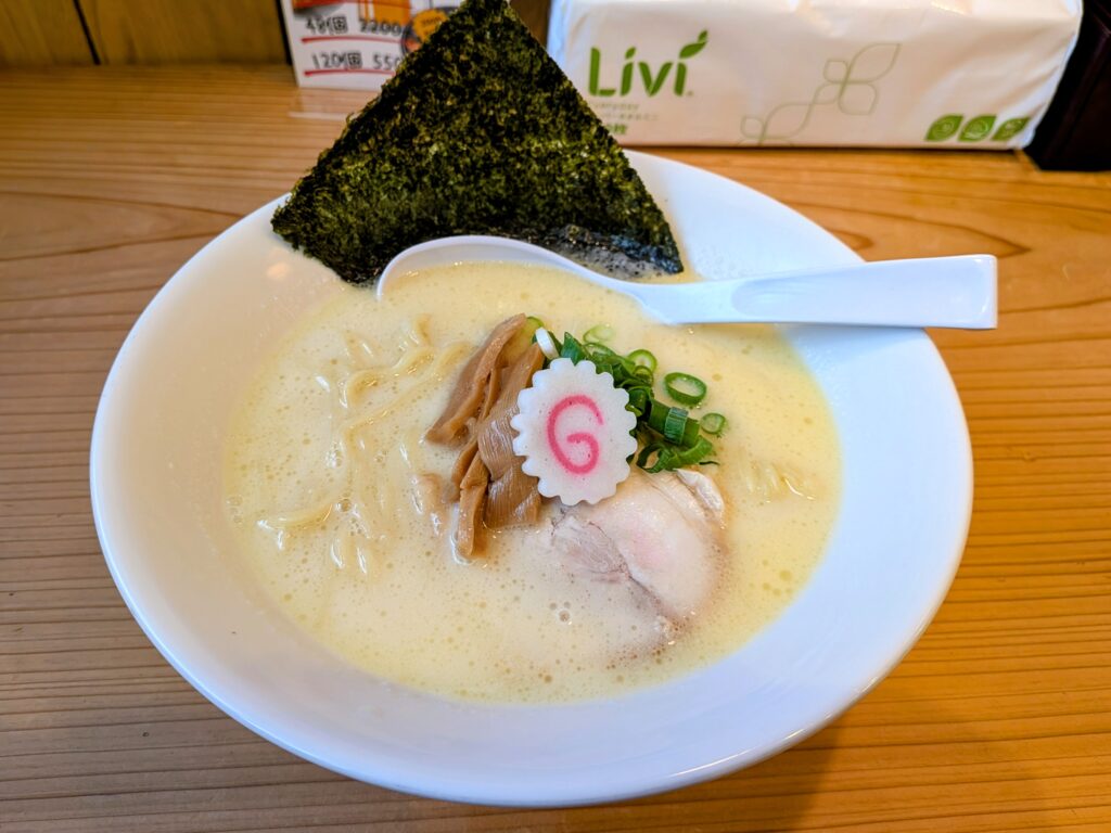 鶏白湯塩ラーメン
