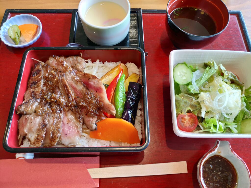 黒毛和牛ステーキ重ランチ